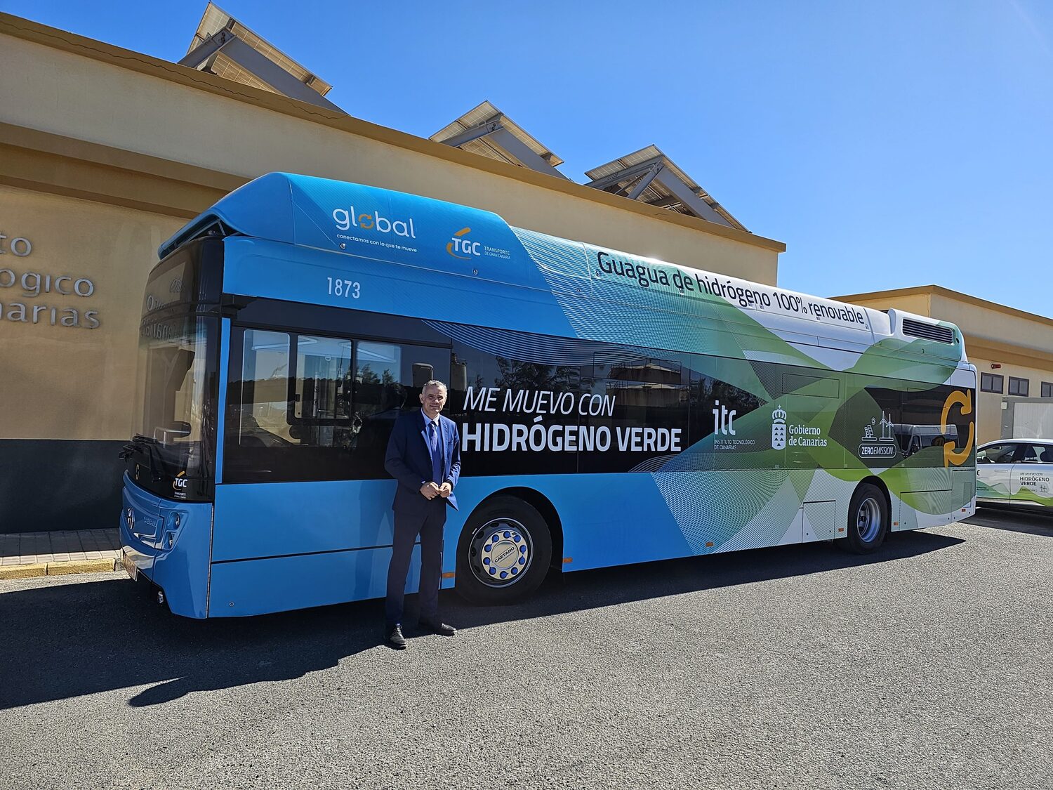 InfoCanarie Global Energie Green e mobilità alle Canarie attivo il primo autobus elettrico a idrogeno verde